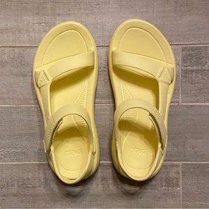 Teva Hurricane Drift sandals sz 6/7